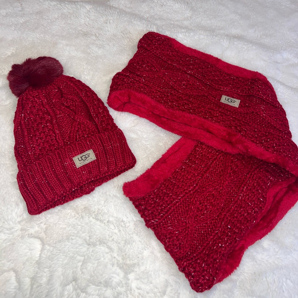 ❄️❄️❄️UGG HAT & SCARF SET❄️❄️❄️